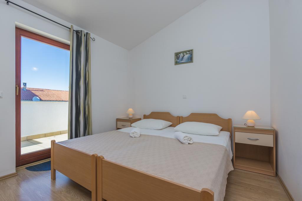 Milos Apartment Pula Buitenkant foto